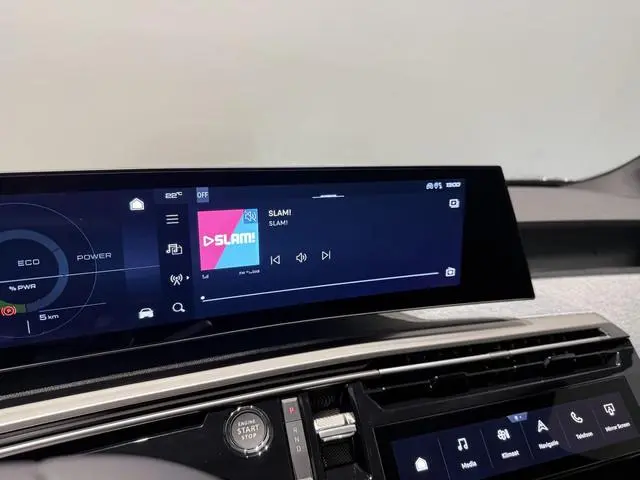 Peugeot e-3008