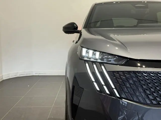 Peugeot e-3008