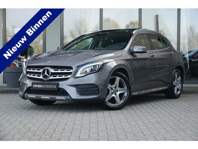 Mercedes-Benz GLA-klasse 180 Business Solution AMG | Panoramadak | Camera | Navi | Sfeer |