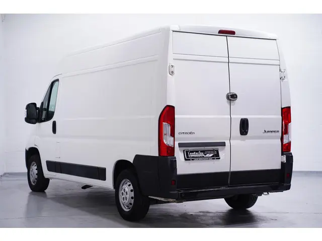Citroen Jumper 2.0 BlueHDi 130 pk L2H2 Airco Cruise control, PDC achter, Slechts 83 dkm, 3-Zits