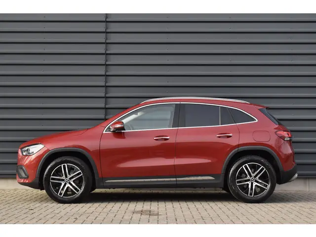Mercedes-Benz GLA-klasse 250 4MATIC 224pk Premium Plus | Panoramadak | ACC | Memory seats | 360 Came...