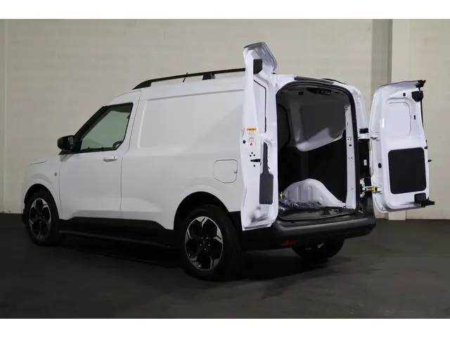 Ford E-Transit Courier