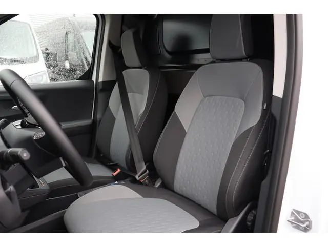Ford E-Transit Courier