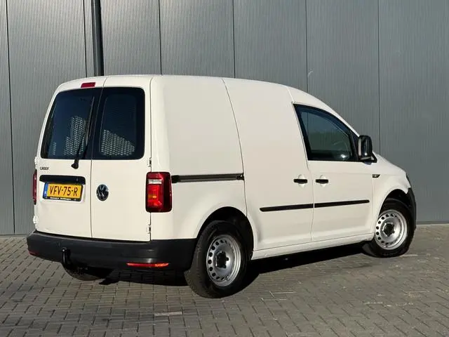 Volkswagen Caddy 2.0 TDI / L1H1 / TREKHAAK / AIRCO / CRUISE / NAVI / CARPLAY / DAB+ / ORIG. NL