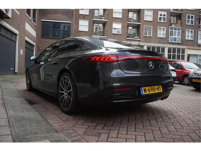 Mercedes-Benz EQS