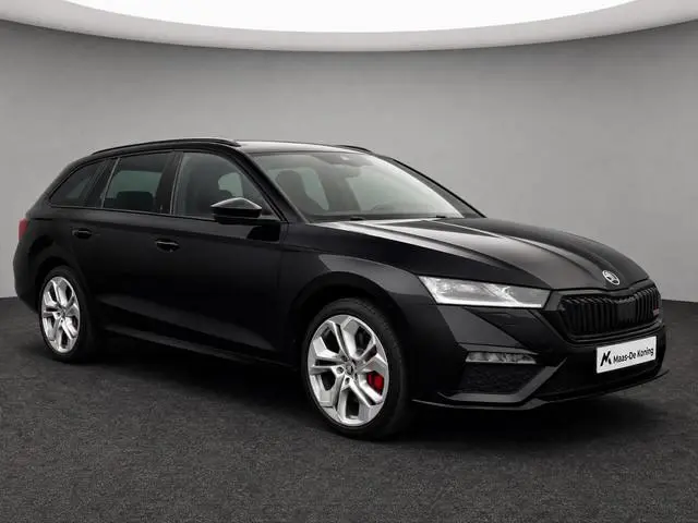 Skoda Octavia Combi 1.4TSI PHEV 180kW/245PK RS iV · Trekhaak ·  Camera · Navigatie · Leder/Alcantara...
