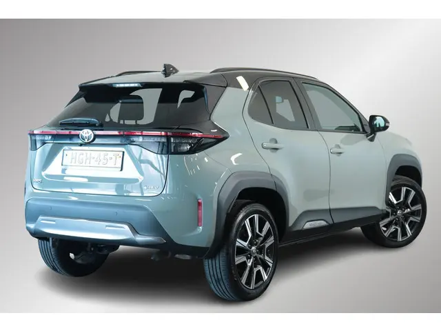 Toyota Yaris Cross 1.5 Hybrid 130 Launch Edition, HUD, JBL, Stuur verwarming, Elektrische kofferklep...