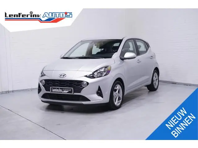 Hyundai i10 1.0 Trend Apple Carplay Navi Airco PDC Achter Stuur/Stoelverwarming lane-assist DAB-ontv...