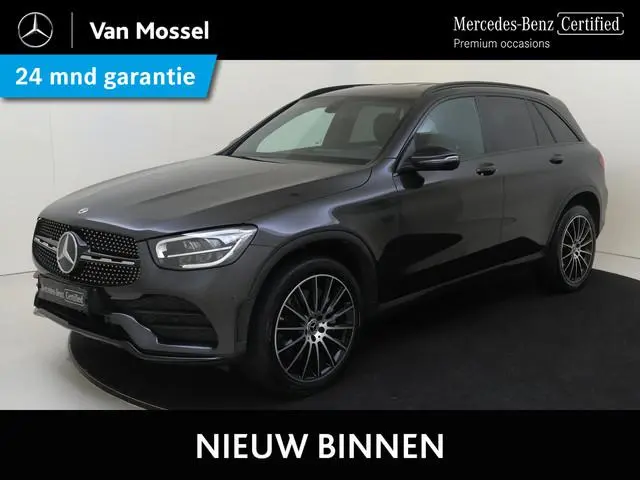 Mercedes-Benz GLC-klasse 300e 4MATIC Business Solution AMG / Trekhaak / Night-Pakket / Achteruitrijc...