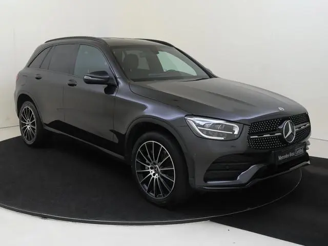 Mercedes-Benz GLC-klasse 300e 4MATIC Business Solution AMG / Trekhaak / Night-Pakket / Achteruitrijc...