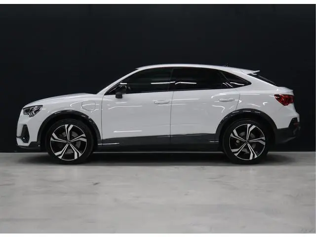 Audi Q3 Sportback 45 TFSI e Edition [TREKHAAK, APPLE CARPLAY, ANDROID AUTO, CAMERA, STOELVERWARMING,...