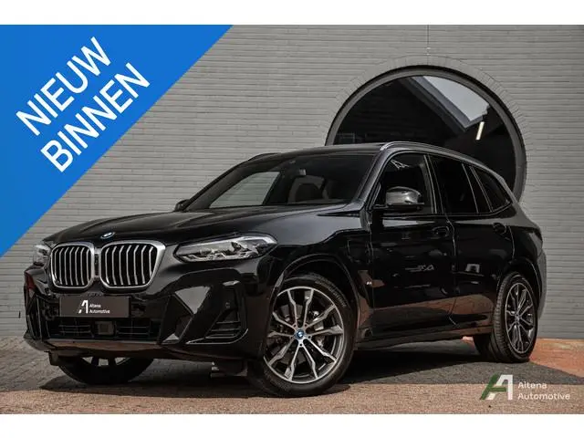 BMW X3 xDrive30e Business Edition Plus M-sport, panoramadak, head-up, comfort acces, camera, hifi