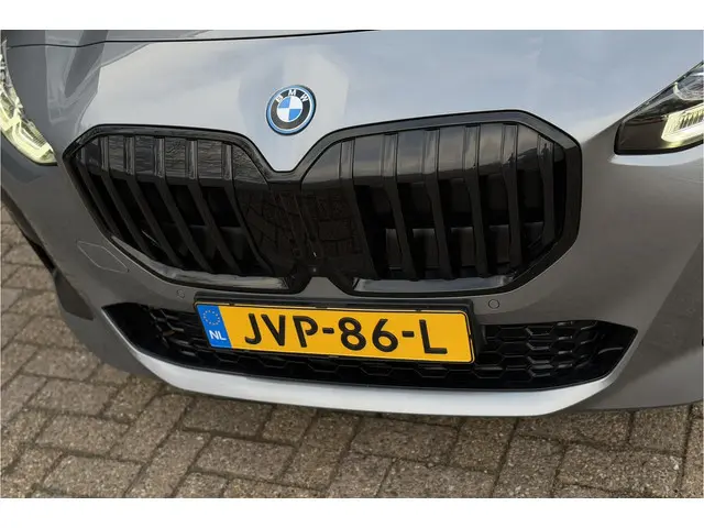 BMW 2-serie Act.Tourer 230e xDrive 326 PK M-Sport | Panodak | Head-up | Memory | Harman Kardon | Com...