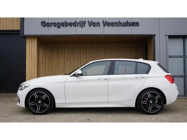 BMW 1-serie 118i 160pk M-Sport Shadow Line 5-Drs Leder Clima LED Navi 18inch LM 169986km *Goed onder...
