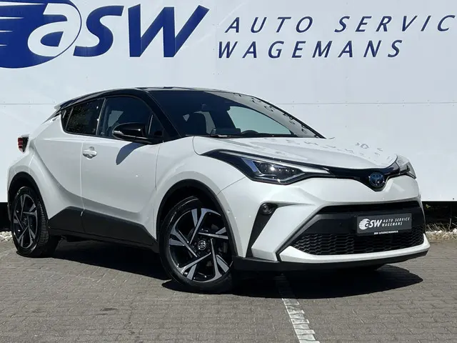Toyota C-HR 2.0 Hybrid Team D | Trekhaak | Premium LED | Carplay | ACC | Camera | Dodehoek