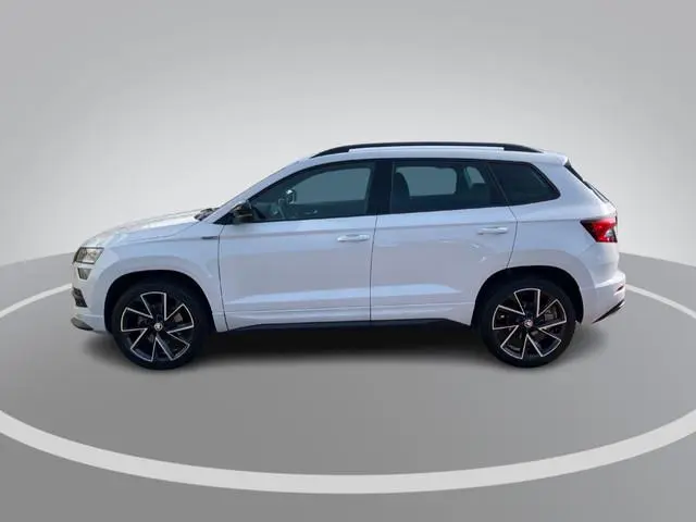 Skoda Karoq 1.5TSI/150PK ACT Sportline Business · Trekhaak · Camera · Stoelverwarming · Apple/Androi...