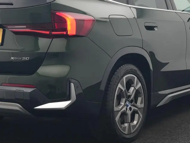 BMW iX1