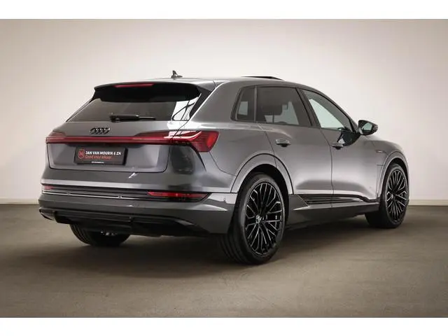 Audi e-tron 55 quattro S edition 95 kWh | PANORAMADAK | STUURVERWARMING | HEAD UP | DAB | DRAADLOZE...