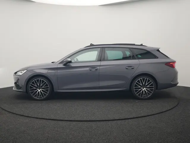 CUPRA Leon 1.4 e-Hybrid VZ Copper Edition PHEV 245pk Dealer O.H PHEV | Panodak | Adaptive Cruise | S...