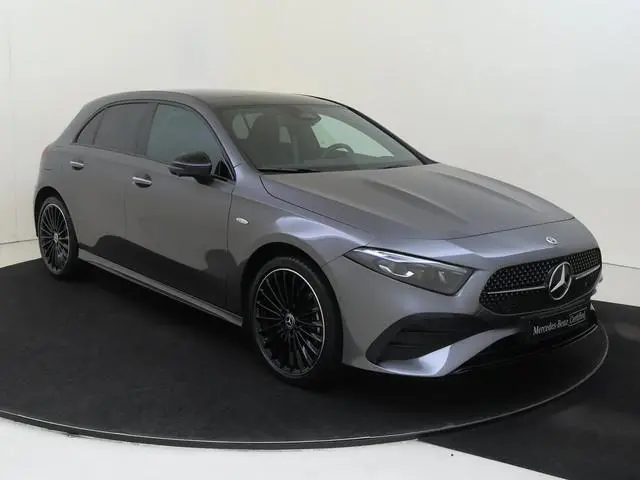 Mercedes-Benz A-klasse 250 e Business Solution AMG