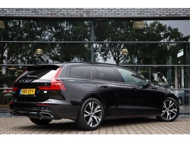 Volvo V60 2.0 T6 Recharge AWD R-Design , Pano, Nappaleder, Carplay, Camera