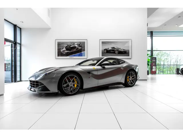 Ferrari F12