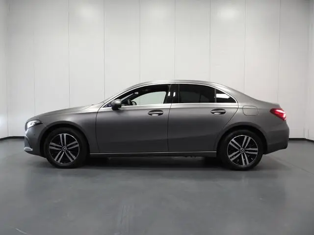 Mercedes-Benz A-Klasse A250e Luxury Limited MAT GRIJS/LEER/SFEER/TREKH./17"LMV!