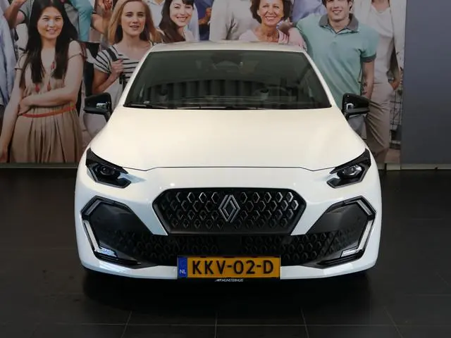 Renault Clio 1.8 Hybrid 160 techno *Vraag naar beschikbaarheid* - 18" LMV - Parkeerassistent - 360 c...