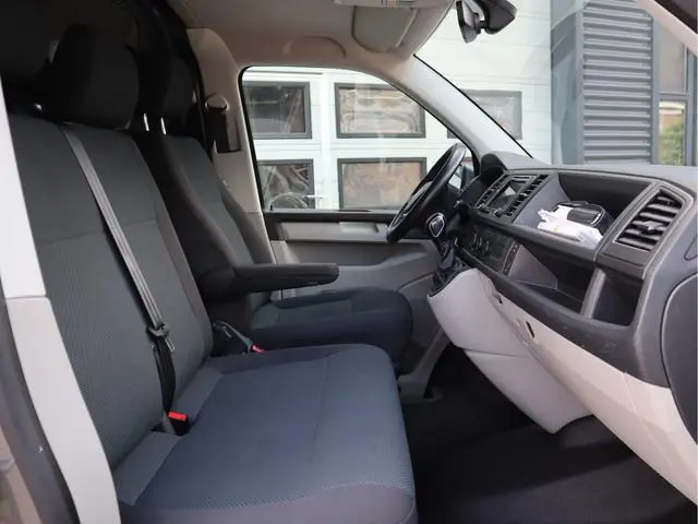 Volkswagen Transporter 2.0 TDI 150 pk DSG Automaat L2 Lang - Highline
