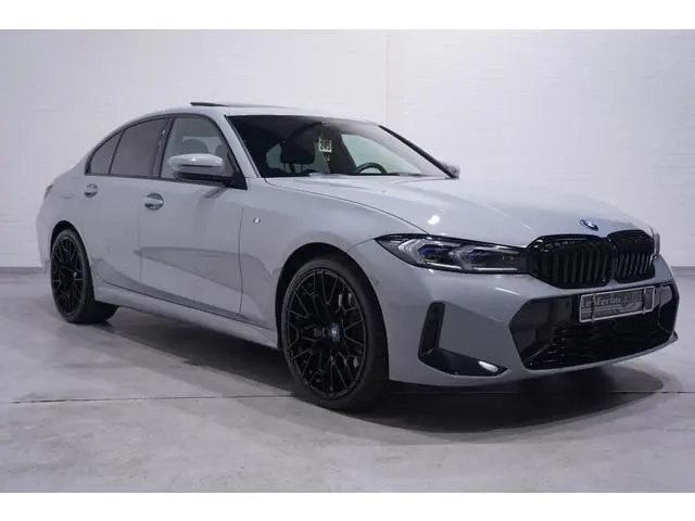 BMW 3-serie 330e M Sport Head up Schuifdak Camera Memory Shadowline 20 Inch Apple Carplay Travelpakk...