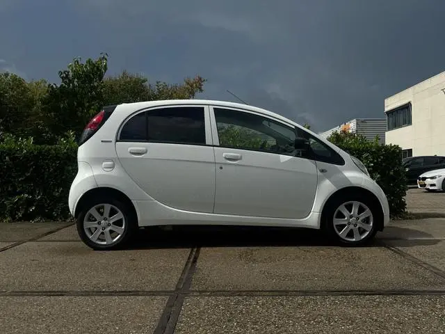Peugeot iOn