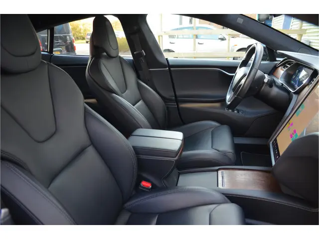 Tesla Model S 100D Enhanced AutoPilot2.5 (twv 3.800,-)