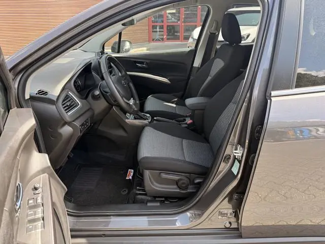 Suzuki S-Cross
