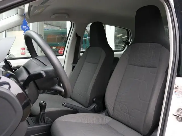 Volkswagen Up! 1.0 move up! BlueMotion Airco | Navigatie