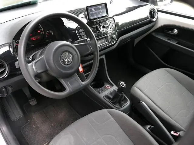Volkswagen Up! 1.0 move up! BlueMotion Airco | Navigatie