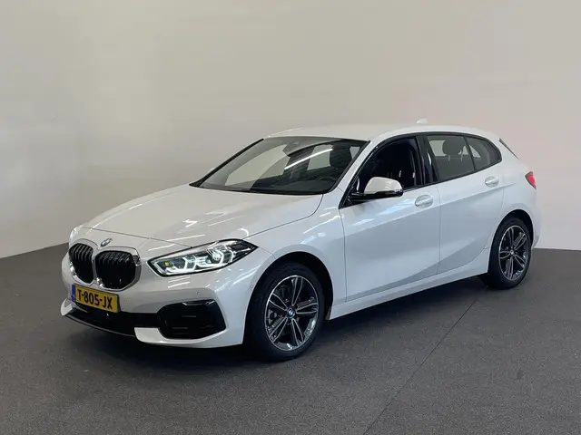BMW 1-serie 118i Sportline Business Edition Automaat Navigatie Apple Carplay/Android Auto Camera Par...