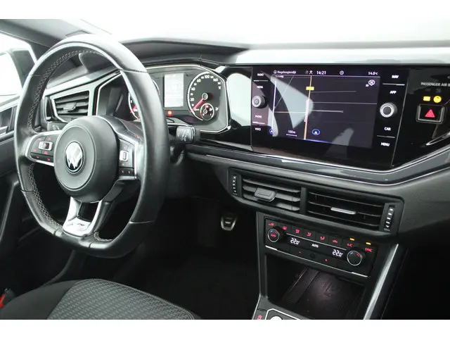 Volkswagen Polo 1.0 TSI 95pk 2x R-Line Keyless Camera Beats Stoelverwarming Led Navigatie Panoramada...
