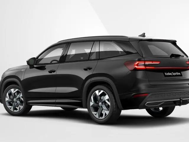 Škoda Kodiaq Sportline Business 1.5 TSI PHEV 150 kW / 204 PK | Black Magic | 19'' tirsuli aero velge...