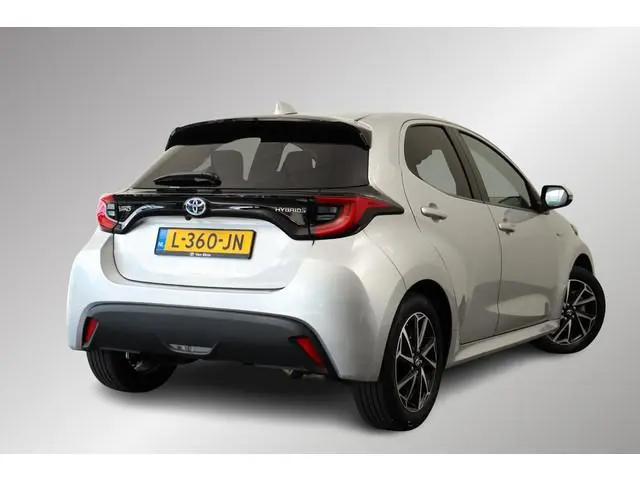 Toyota Yaris 1.5 Hybrid Dynamic, Stoelverwarming