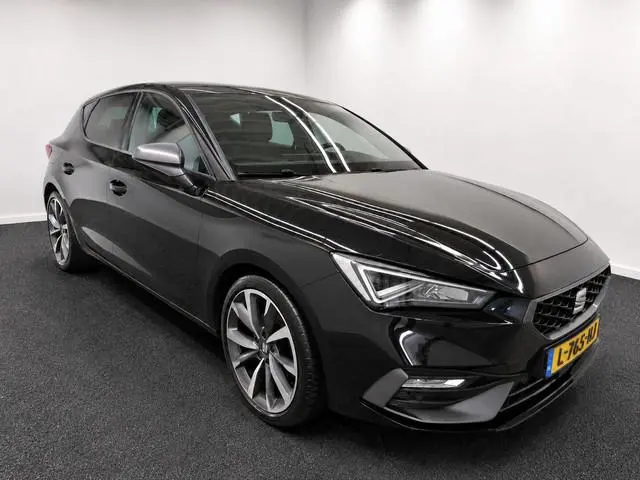 SEAT Leon 1.0 eTSI FR Business Intense Matrix LED Adaptive Cruise Park Assist Virtual Cockpit 10" na...