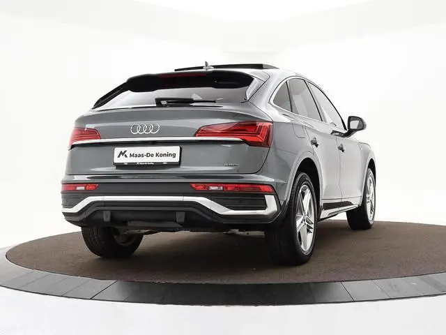 Audi Q5 Sportback 50 TFSIe 299pk S-Tronic S edition Competition · Panoramadak · Camera · Keyless · E...