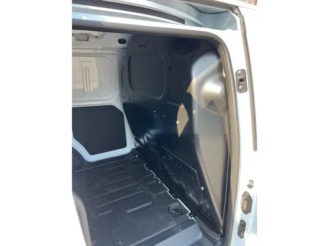 Ford E-Transit Courier