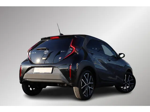 Toyota Aygo X Hybrid 115 GR Sport, Nieuw en in juli leverbaar met €1.000,- inruilpremie!