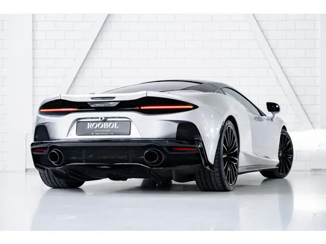 McLaren GT