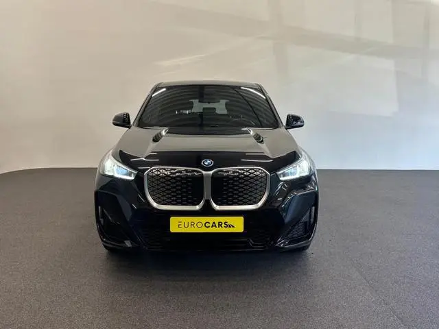 BMW iX1 eDrive20 67 kWh M Sport Edition 204pk Camera PDC Stoelverwarming Navi Hifi 18 inch M Velgen...
