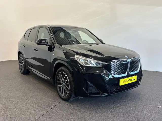BMW iX1 eDrive20 67 kWh M Sport Edition 204pk Camera PDC Stoelverwarming Navi Hifi 18 inch M Velgen...
