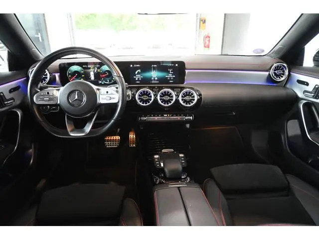 Mercedes-Benz CLA-klasse Shooting Brake 180 Automaat Business Solution AMG Clima Panoramadak Widescr...