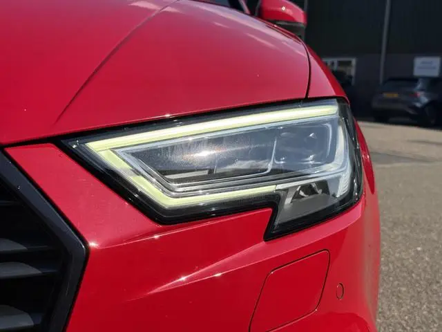 Audi A3 Limousine 35 TFSI CoD Advance Sport S-LINE BINNEN + BUITEN| PANO| STOELVERWARMING| LED| 2E E...