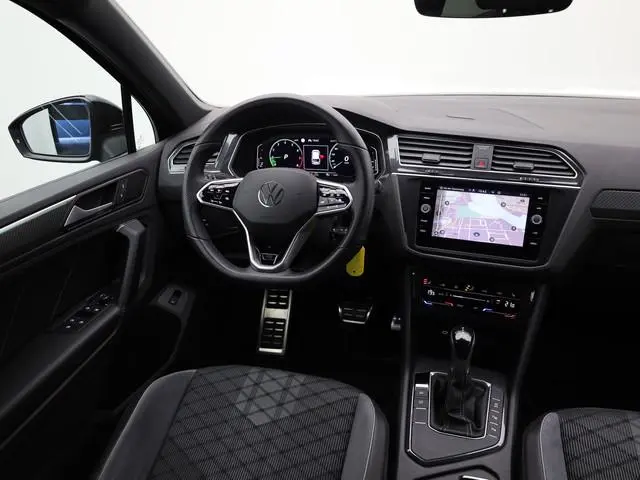 Volkswagen Tiguan 1.5 TSI R-Line Business | Black Style | IQ Light | Side Assist | Elk. A-klep | Cam...