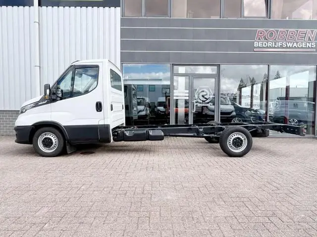 Iveco Daily 35S18 HA8 3.0 410 Chassis Cabine Airco/Cruise/Nav